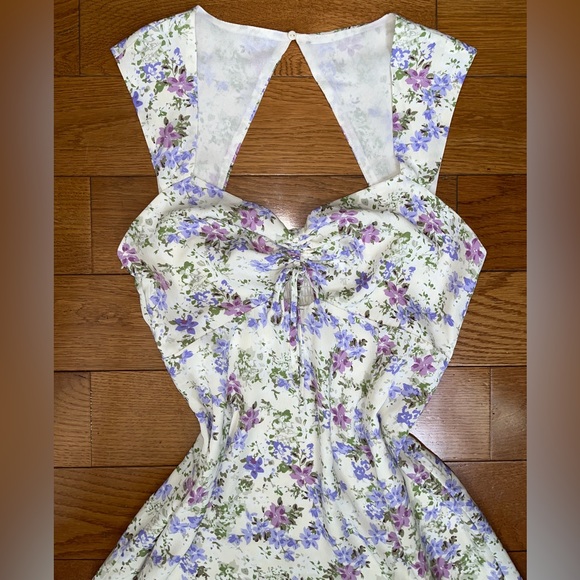 NEW ASTR the label cinched bust floral print dress size small - Picture 4 of 6